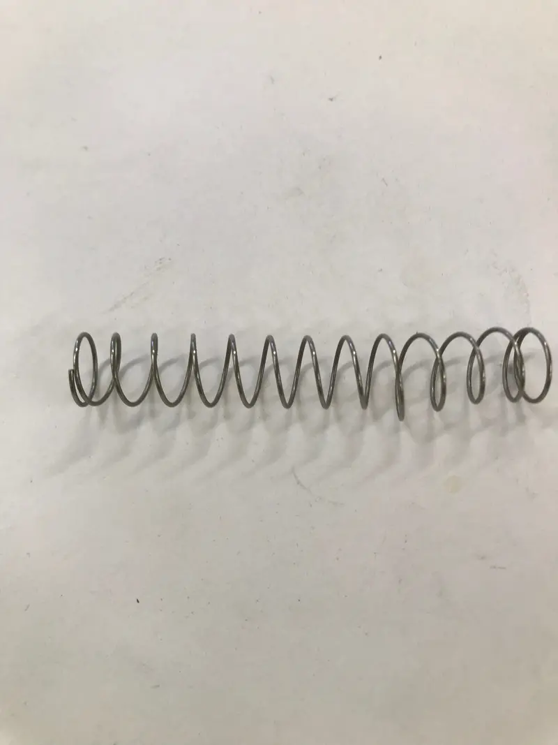 557087 World Formula Throttle Return Spring 1