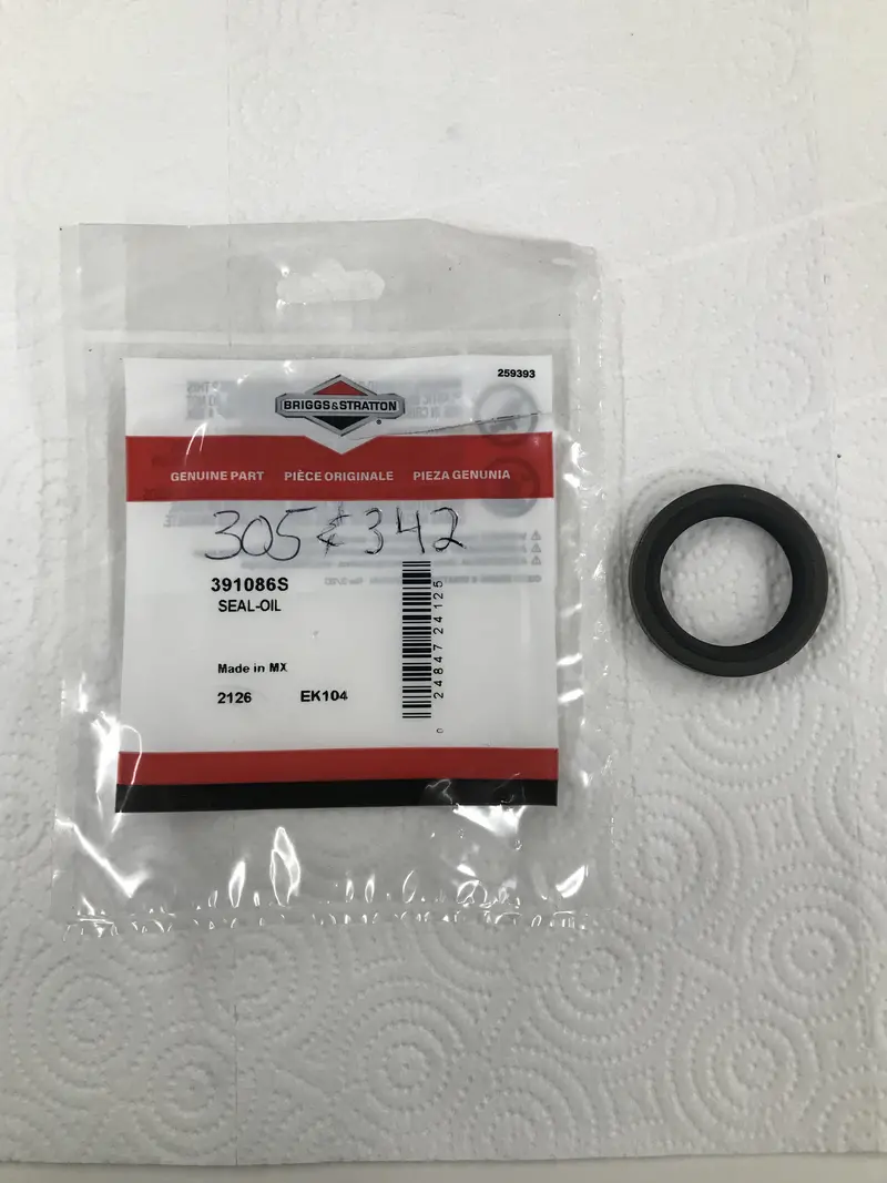 Crank Seal For The 305 And 342 Cc Briggs - 391086S 1