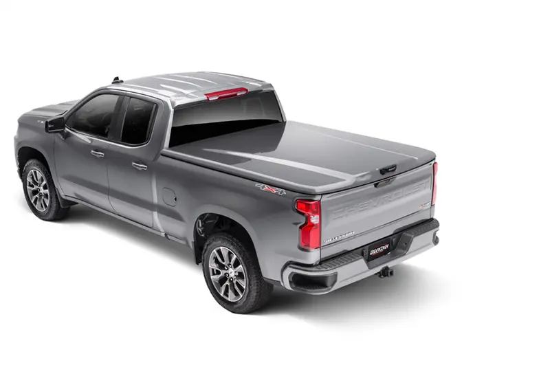 Undercover Ex Hard Tonneau Cover For 2019–2022 Chevrolet Silverado 1500 (5.9-Foot Bed) 1