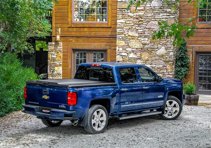 Undercover Uc1218 El Hard Tonneau Cover For 2019–2022 Gmc Sierra 1500 (6.7 Ft Bed) 1